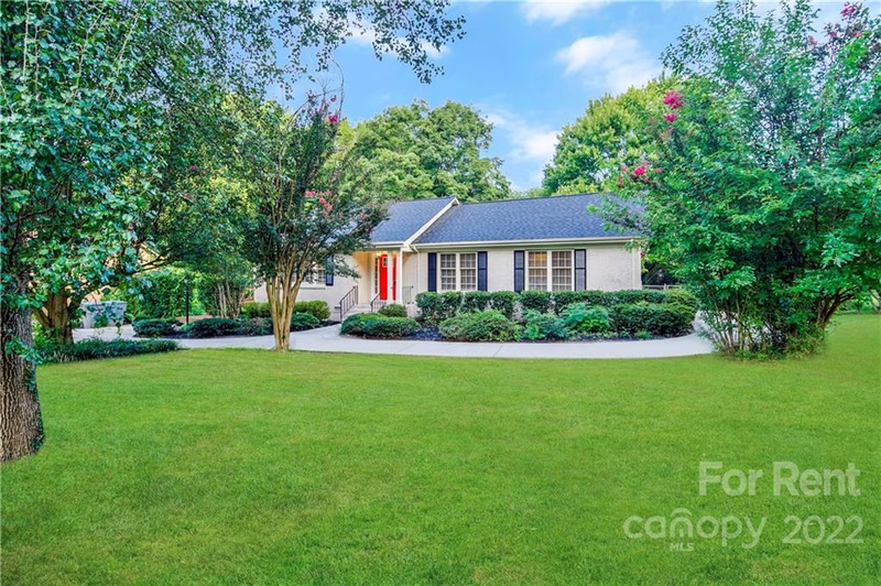 Property image 3 at 8433 Dunsinane Drive, Charlotte, NC 28227
