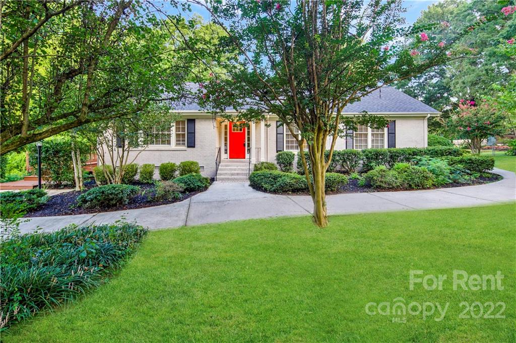 Property image 2 of 8433 Dunsinane Drive in Birnam Woods, Charlotte, NC 28227