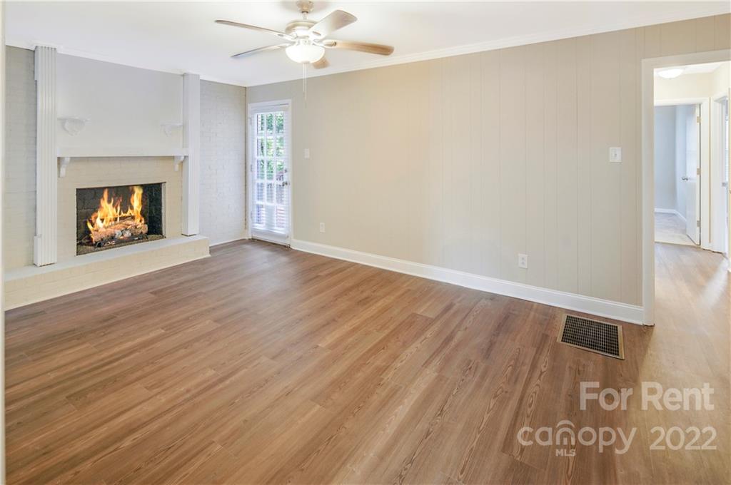 Property image 4 of 8433 Dunsinane Drive in Birnam Woods, Charlotte, NC 28227