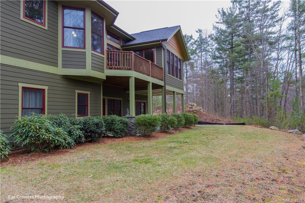 Property image 4 of 179 Hogans View Circle in Hawks Ridge, Hendersonville, NC 28739