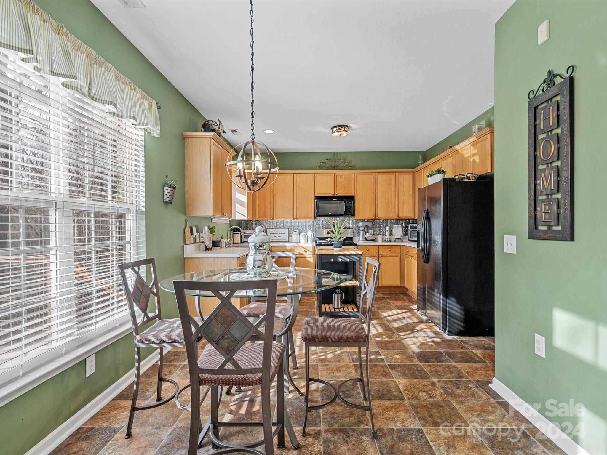 Property image 5 of 4089 Cascade Drive in Catawba Hills, Gastonia, NC 28056