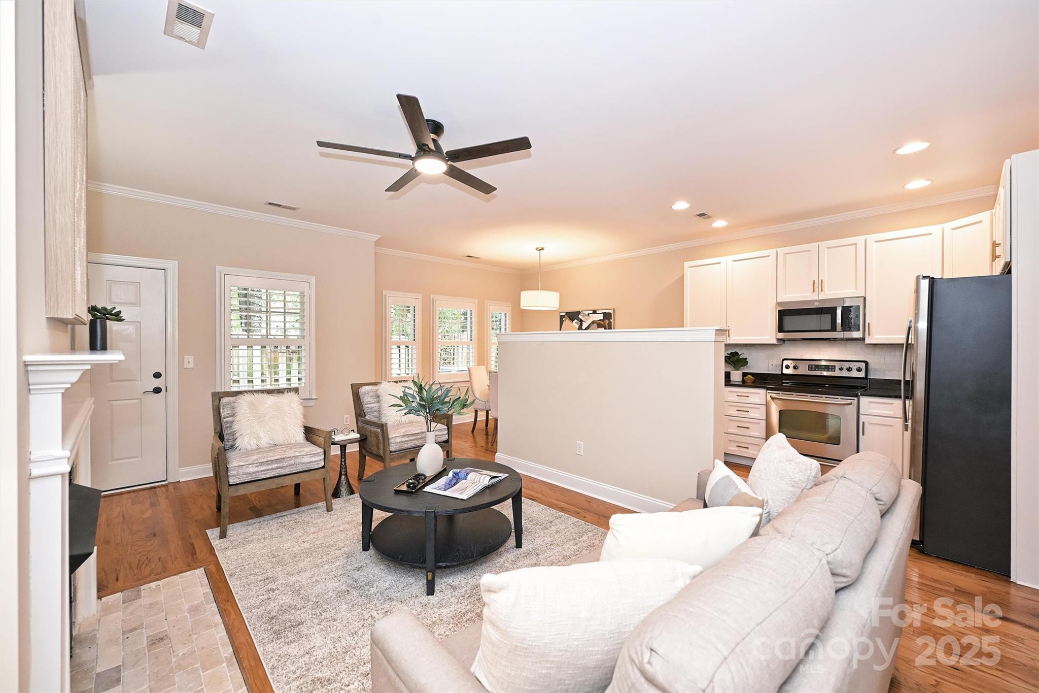 Property image 5 of 4617 Dabney Vigor Drive in Madison Park, Charlotte, NC 28209