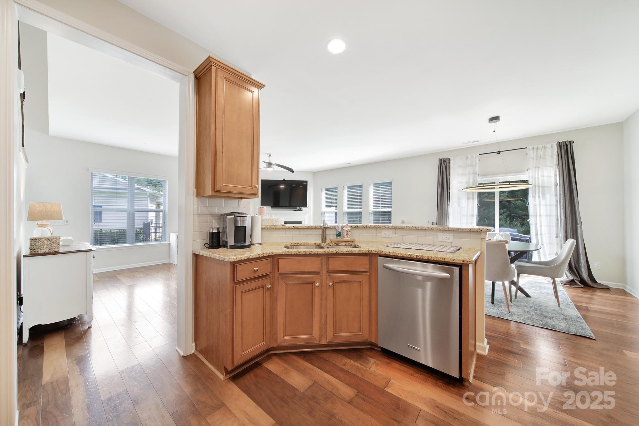 Property image 3 of 2203 Whitford Lane in Park South Station, Charlotte, NC 28210