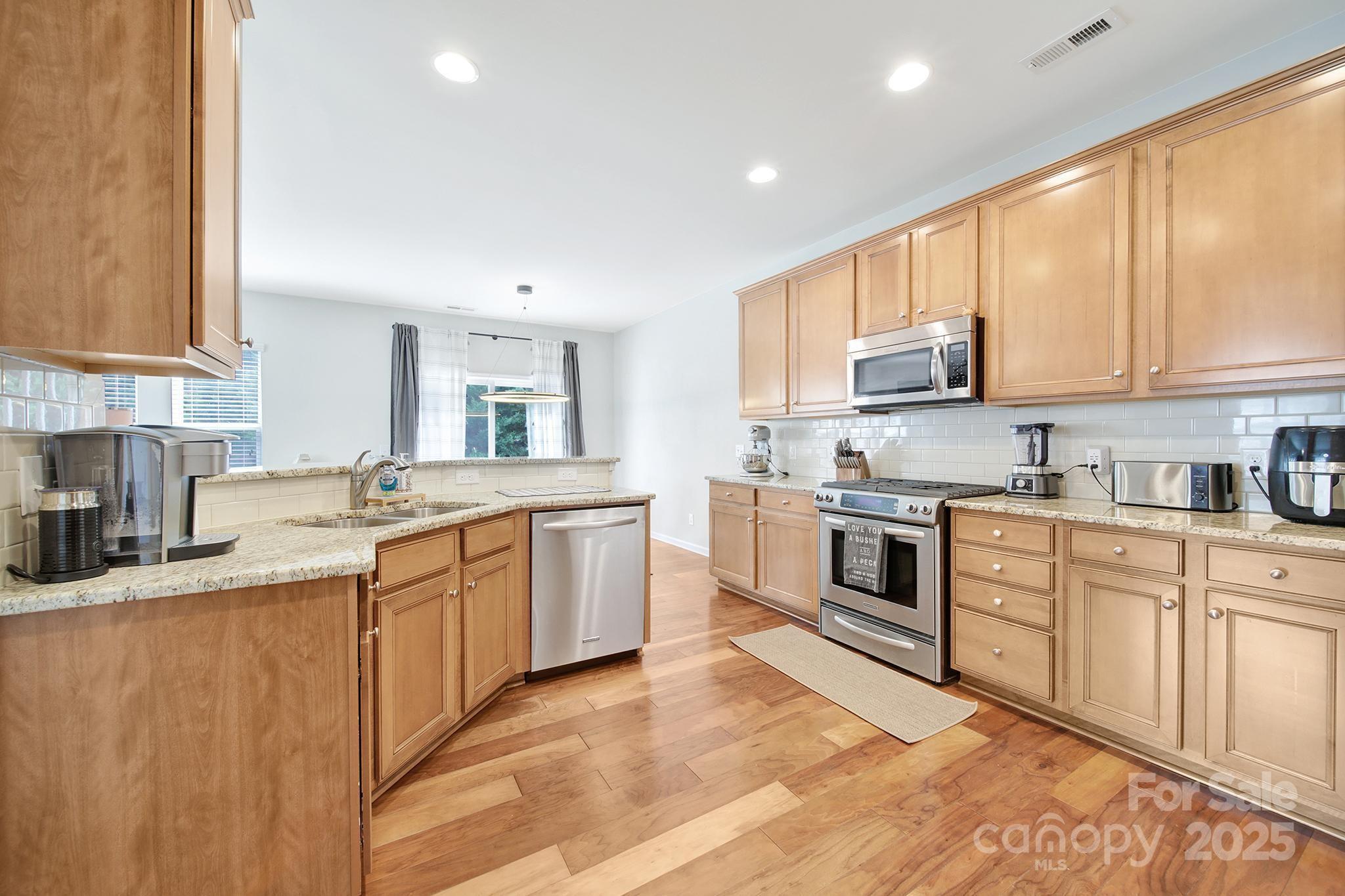 Property image 5 of 2203 Whitford Lane in Park South Station, Charlotte, NC 28210