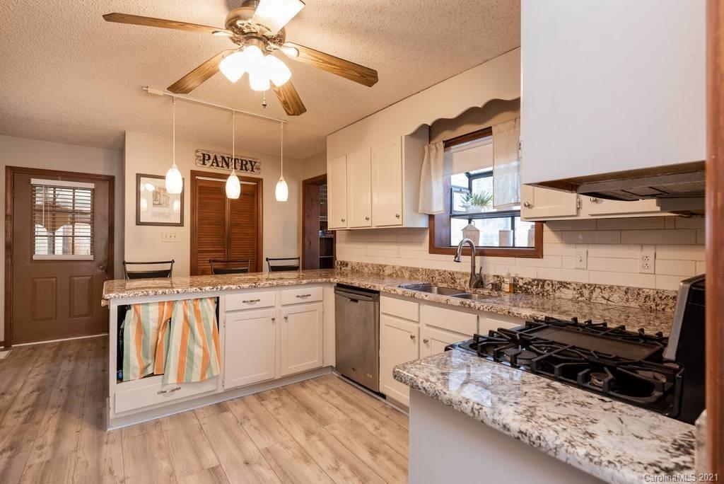 Property image 4 of 2089 Stonehenge Street in Nottingham Estates, Newton, NC 28658