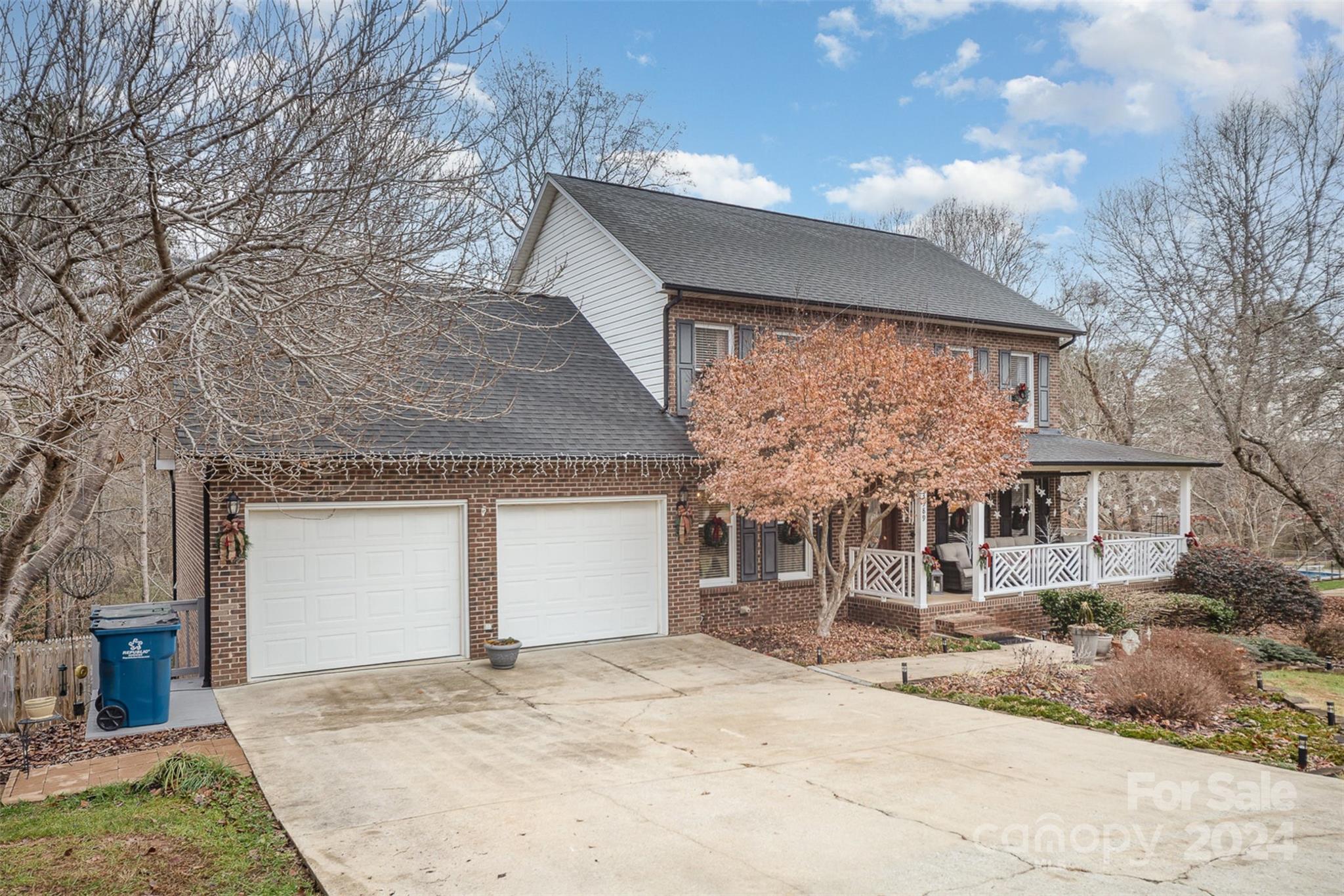 Property image 2 of 3989 Shakespeare Drive in Maybrook, Hickory, NC 28601