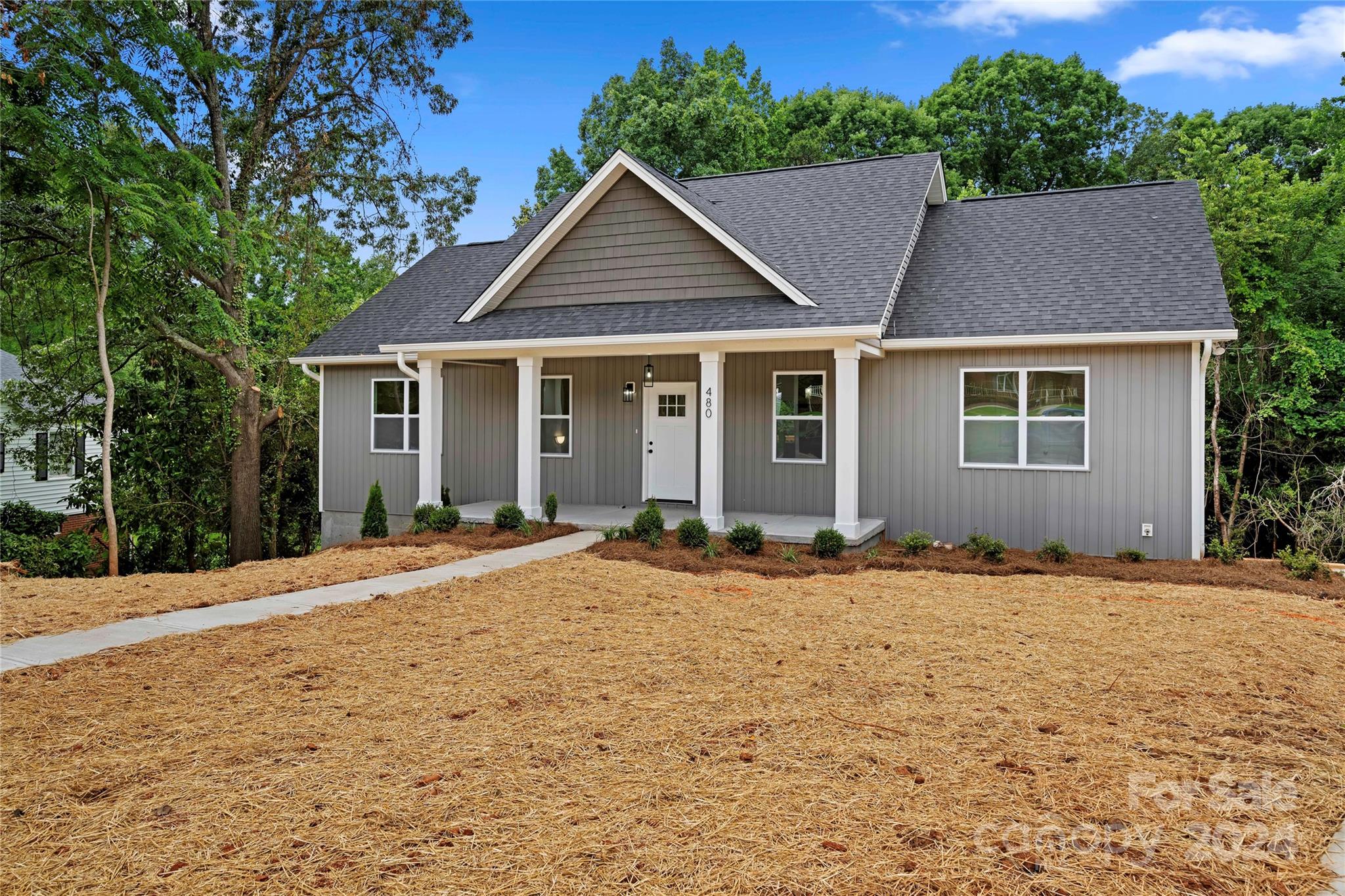 Property image 2 of 480 Summit Avenue in Oakland Heights, Statesville, NC 28677