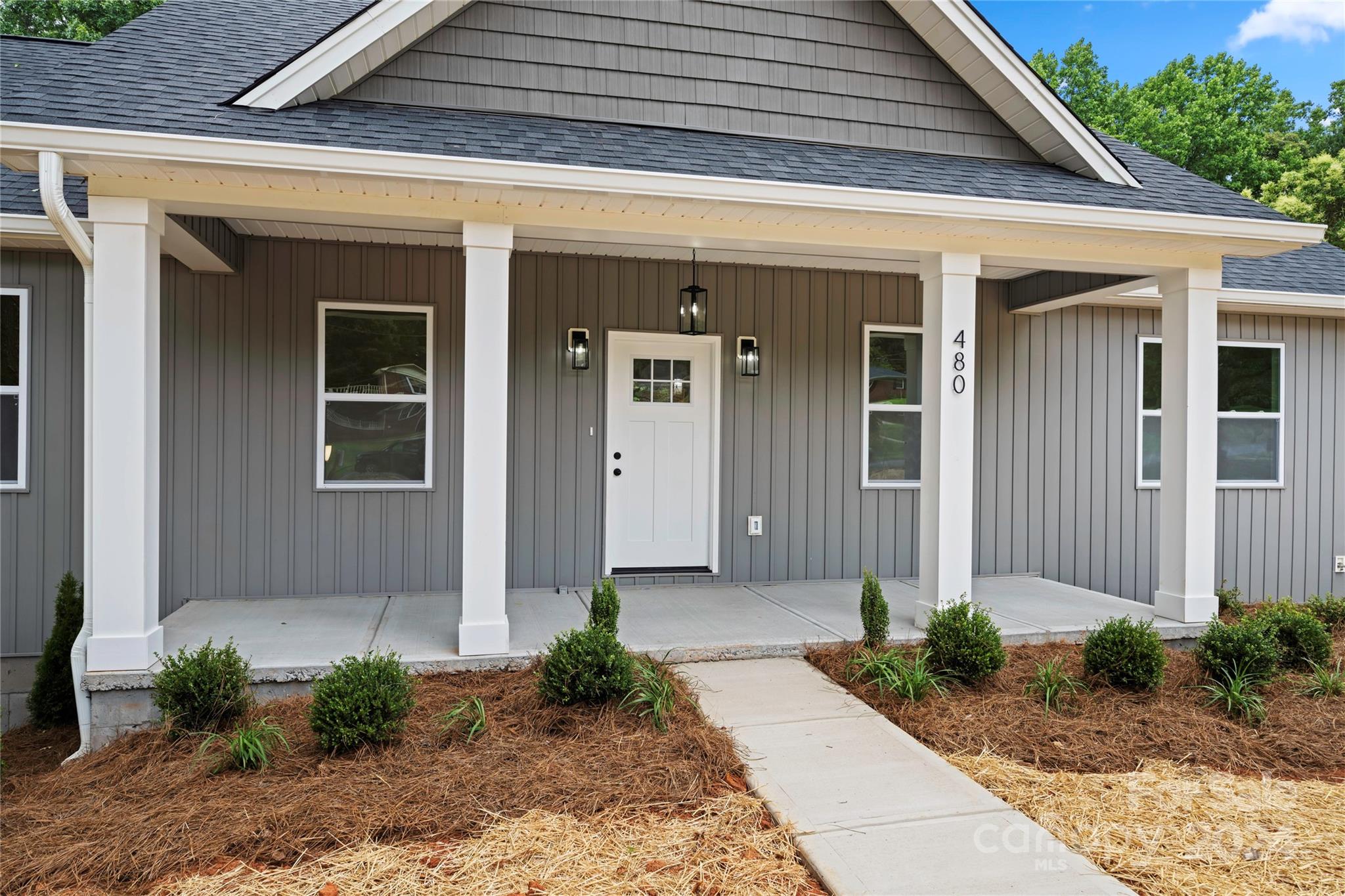 Property image 3 of 480 Summit Avenue in Oakland Heights, Statesville, NC 28677