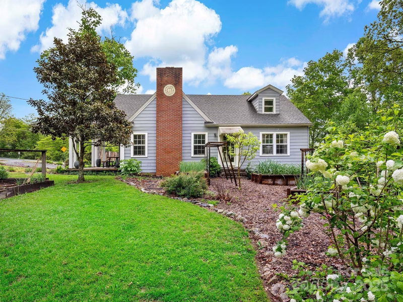 Property image 2 at 318 Stonewall Avenue, Swannanoa, NC 28778