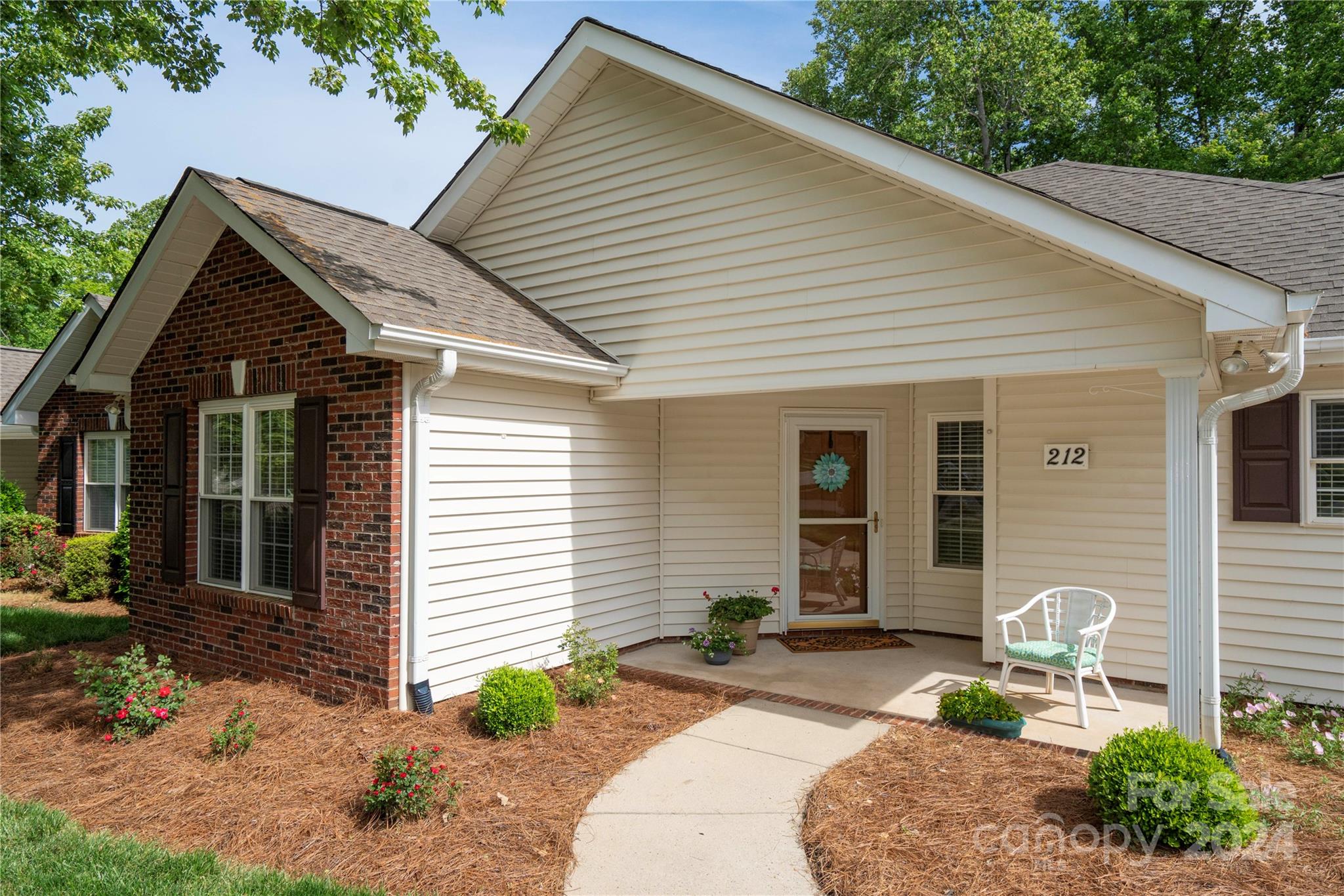 Property image 2 of 212 Oak Village Parkway in The Villages at Oak Tree, Mooresville, NC 28117