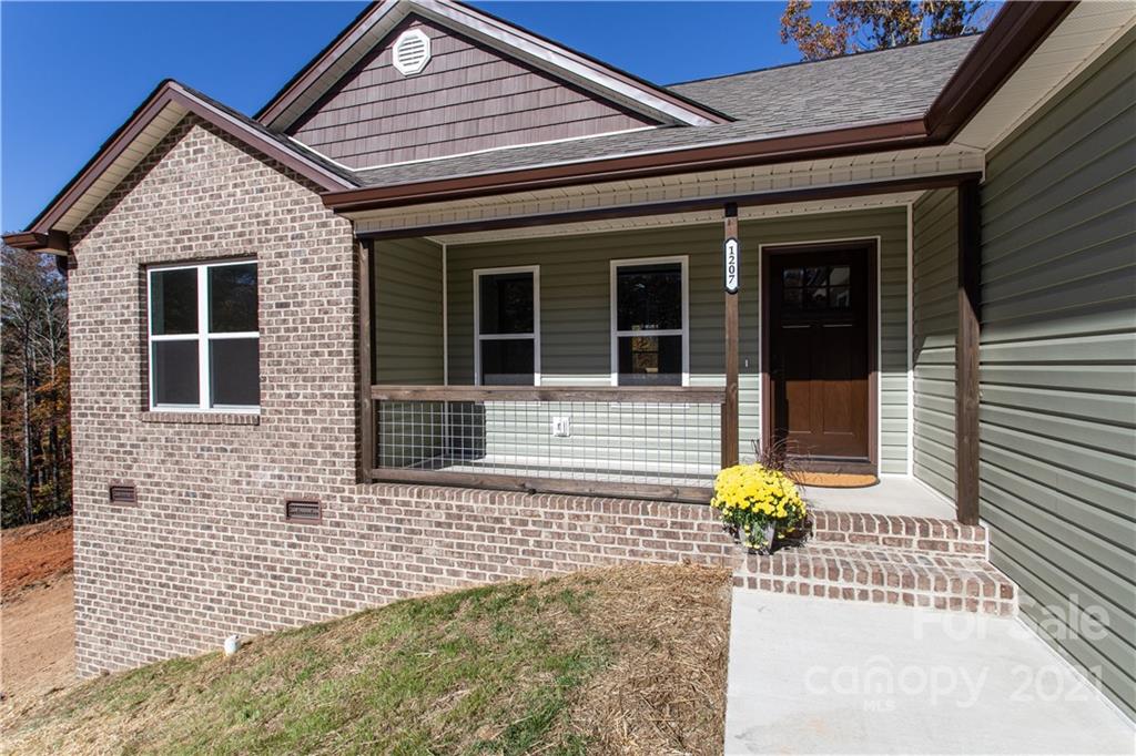 Property image 2 of 1207 Winter Place in Summerhill, Lenoir, NC 28645