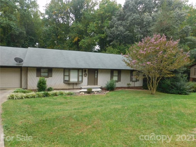 1855 Woodridge Circle