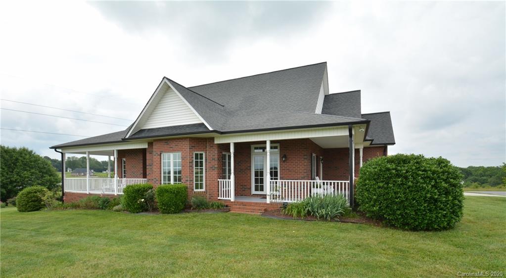 Property image 4 of 2198 Carriage Lane in Grandview Farms, Lincolnton, NC 28092