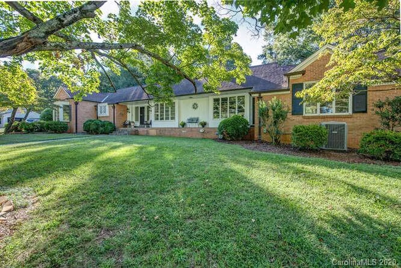 2637 Armstrong Circle