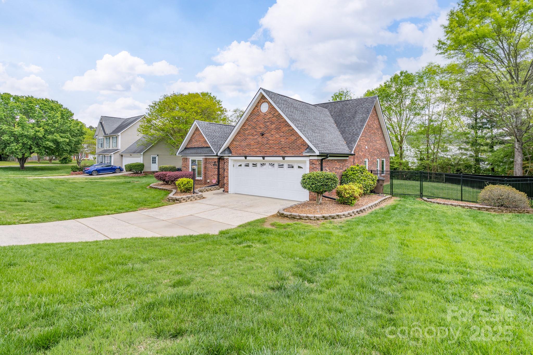 Property image 4 of 2104 Planters Knoll Drive in Clover Bend, Monroe, NC 28110