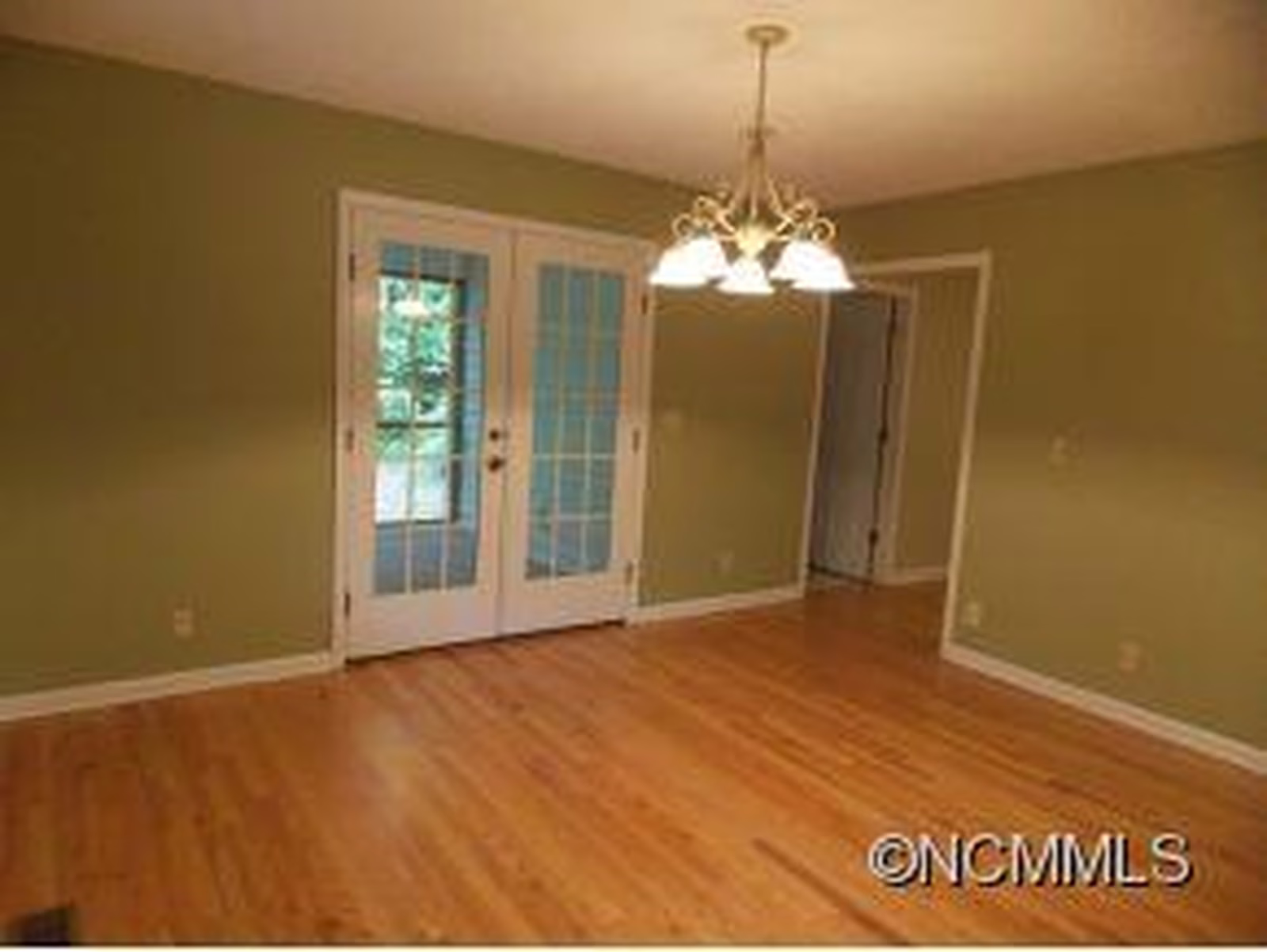 Property image 1 at 10 Ravenwood Lane, Horse Shoe, NC 28742