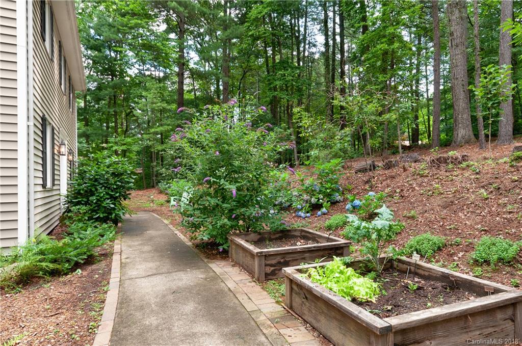 Property image 2 of 5 Tamarac Terrace in Tamarac, Hendersonville, NC 28791