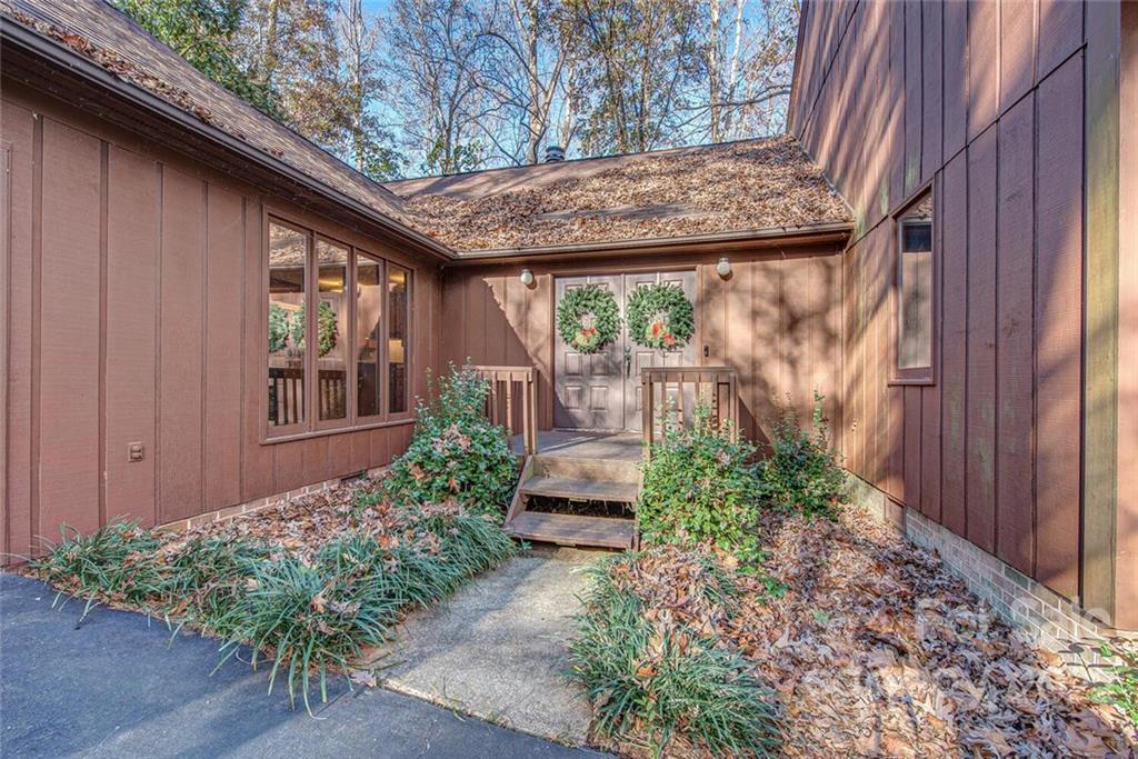 Property image 2 of 2808 Hovis Court in Southampton, Gastonia, NC 28056