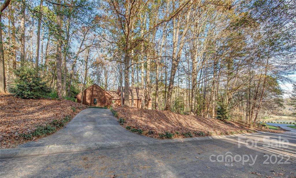 Property image 3 of 2808 Hovis Court in Southampton, Gastonia, NC 28056