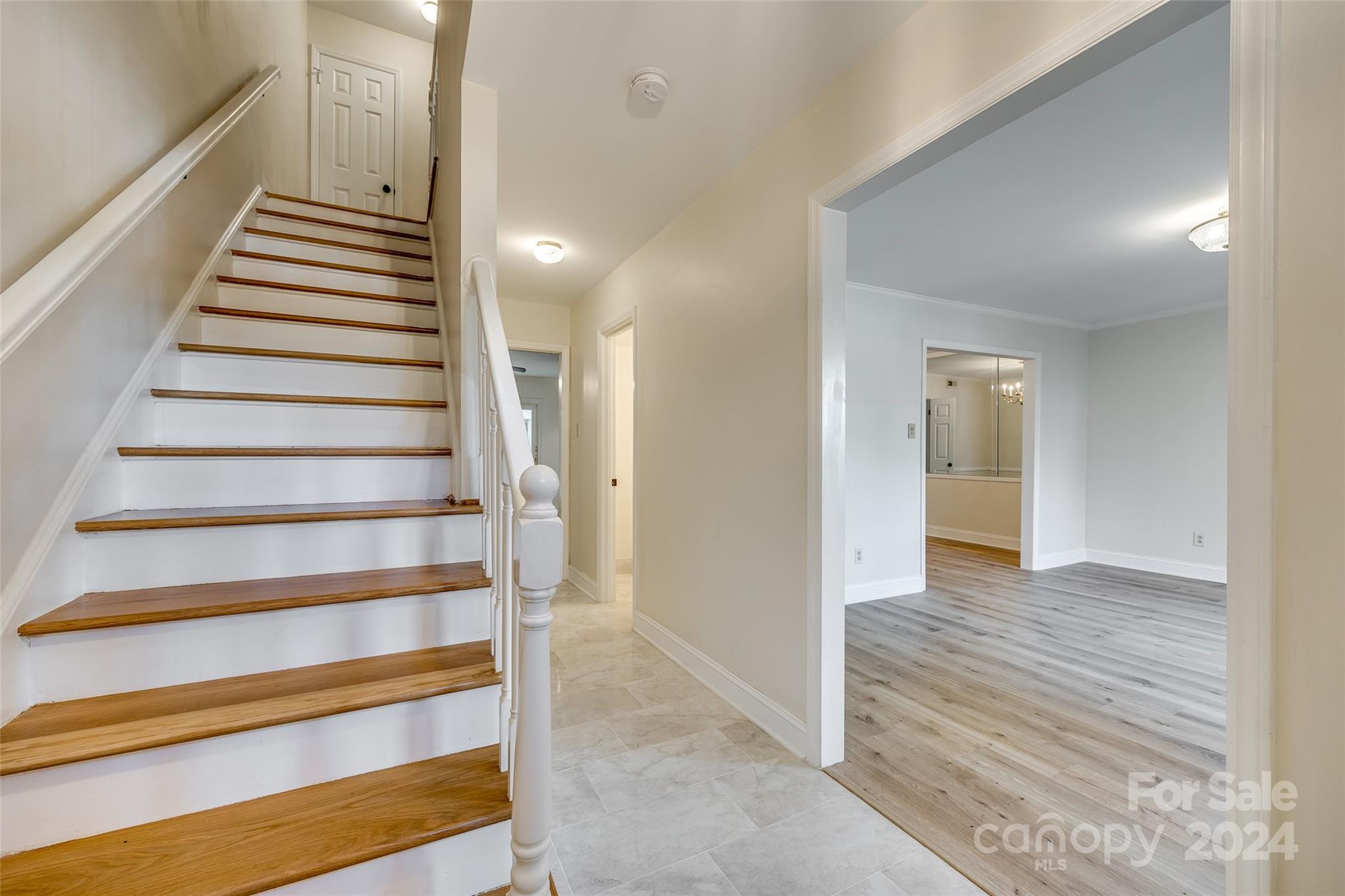 Property image 4 of 6711 Constitution Lane in Olde Georgetowne, Charlotte, NC 28210