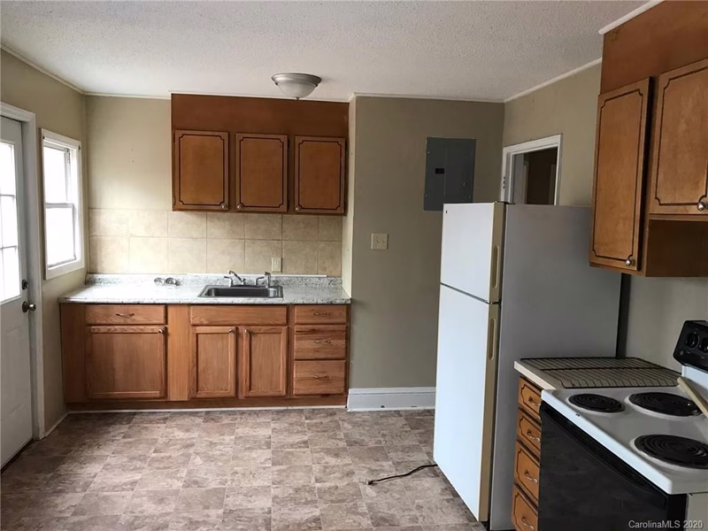 Property image 3 at 385 Westwood Drive, Statesville, NC 28677