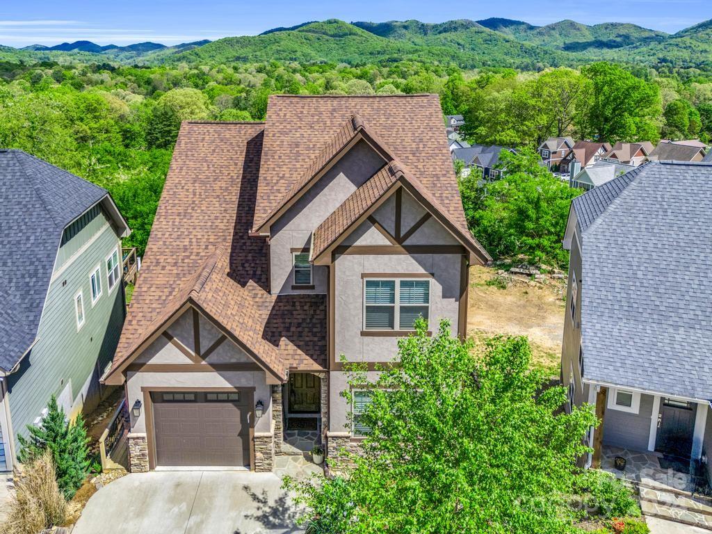 Property image 2 of 110 Chepstow Place in Tudor Croft, Black Mountain, NC 28711