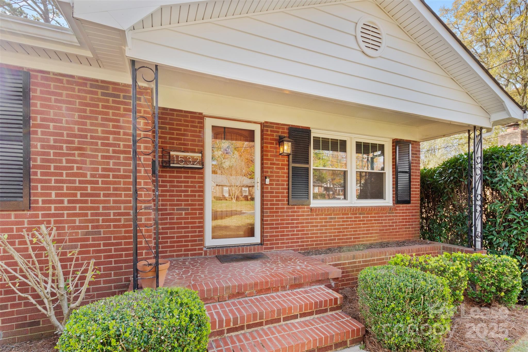Property image 4 of 1532 Starbrook Drive in Starmount, Charlotte, NC 28210