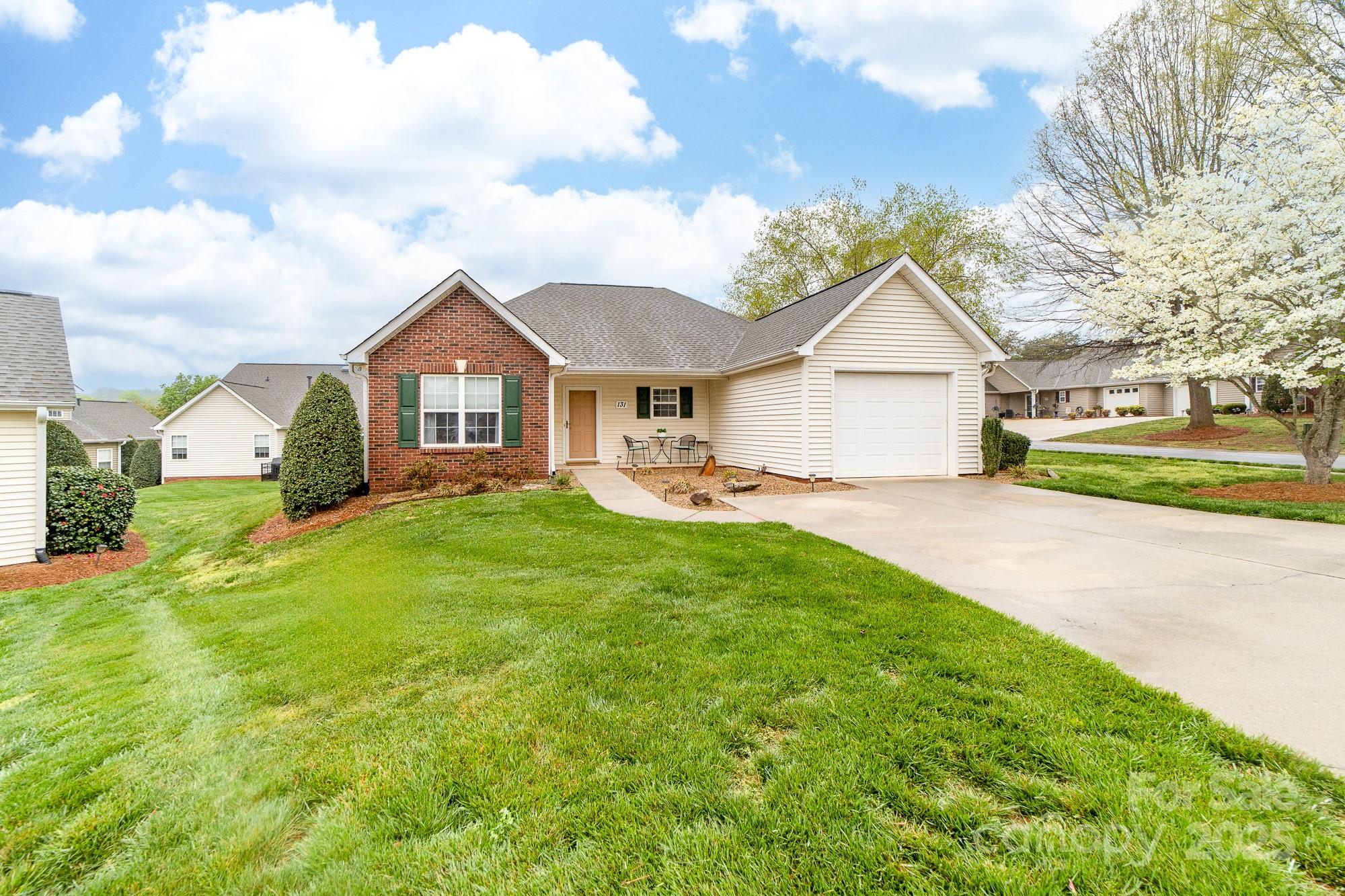 Property image 3 of 131 Ashwood Lane in The Villages at Oak Tree, Mooresville, NC 28117