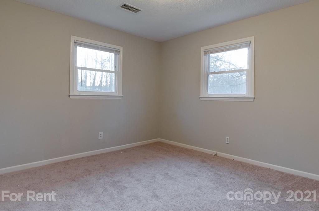 Property image 2 of 2328 Woodbridge Drive in Southgate, Gastonia, NC 28056