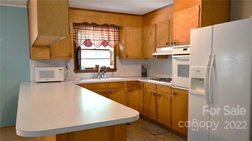 Property image 4 of 4425 Farmbrook Road in Southgate, Gastonia, NC 28056