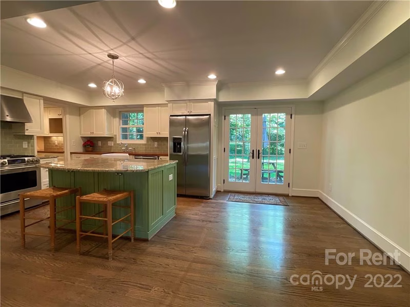 Property image 4 at 821 Greentree Drive, Charlotte, NC 28211