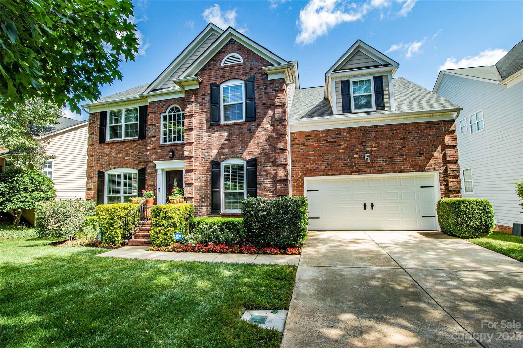 Property image 2 of 6513 Summertree Lane in Providence Commons, Charlotte, NC 28270