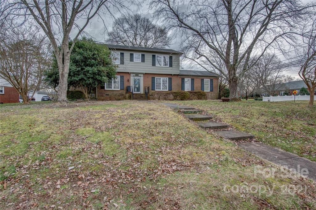 Property image 3 of 1605 Dixon Road in Kingswood, Gastonia, NC 28054
