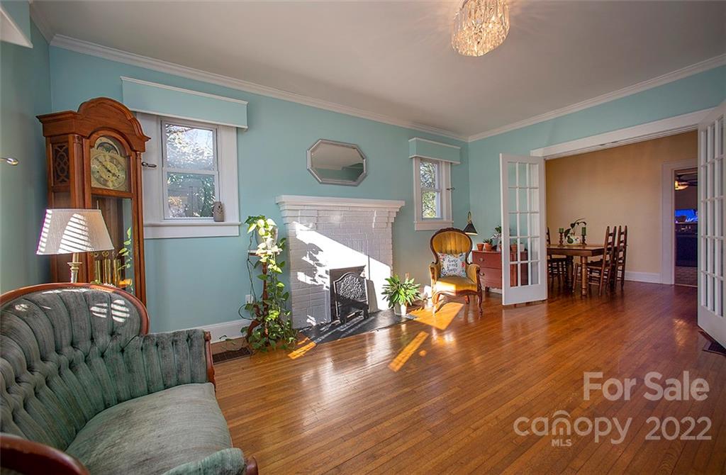 Property image 2 of 19 Poplar Street in Historic District, Belmont, NC 28012