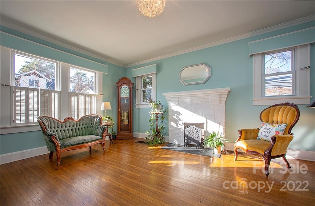 Property image 3 of 19 Poplar Street in Historic District, Belmont, NC 28012