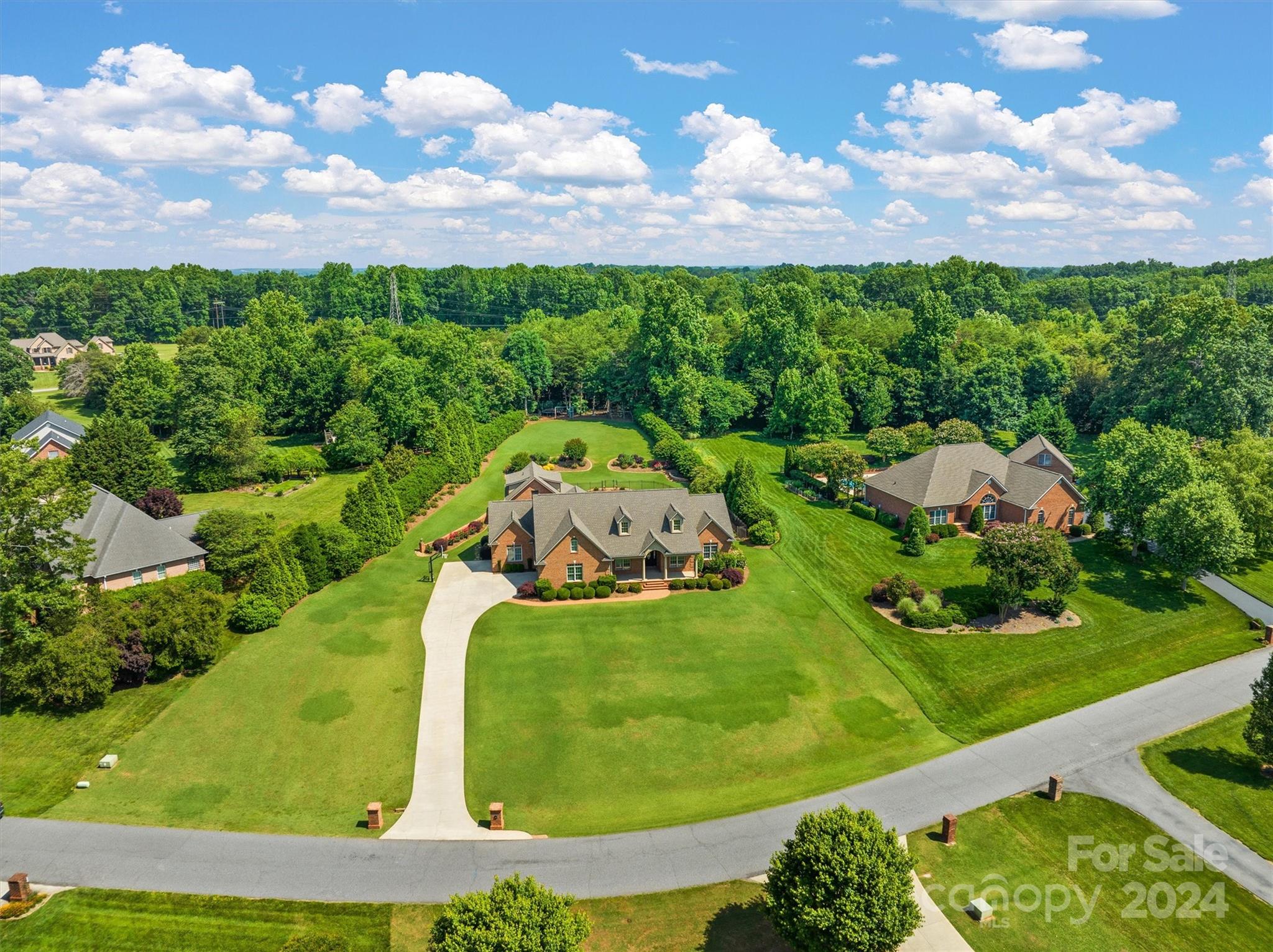 Property image 4 of 2198 Willow Creek Drive in Fairway Farms, Newton, NC 28658