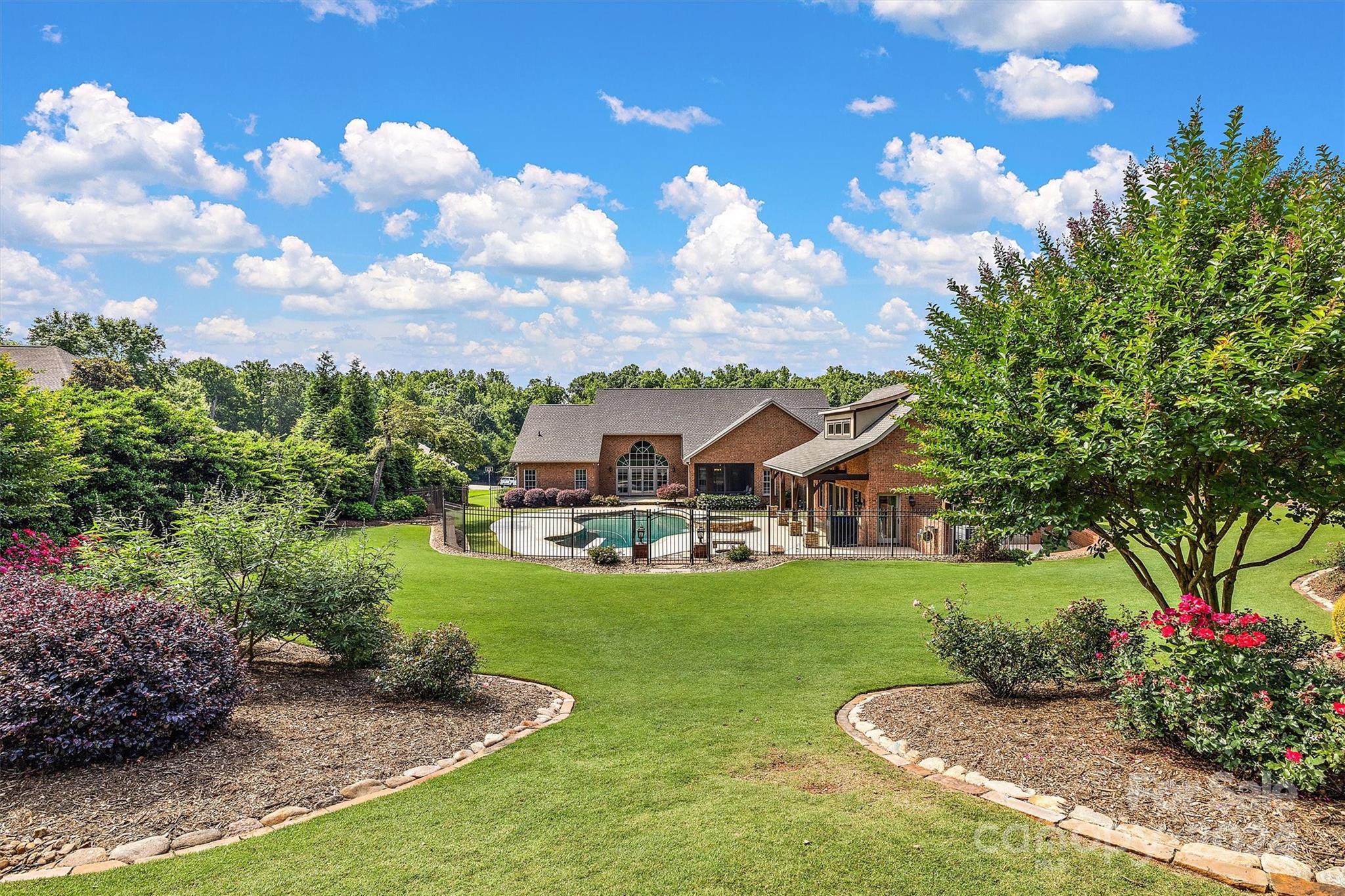 Property image 5 of 2198 Willow Creek Drive in Fairway Farms, Newton, NC 28658