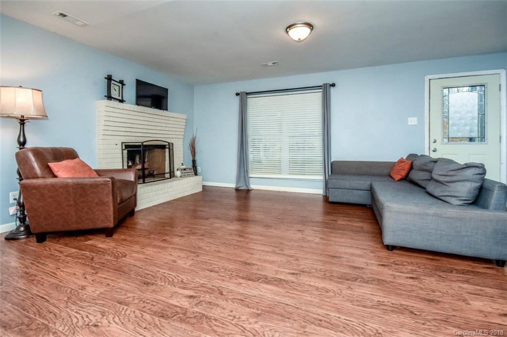 Property image 3 of 290 Chuckwood Road in Holiday Harbor, Mooresville, NC 28117