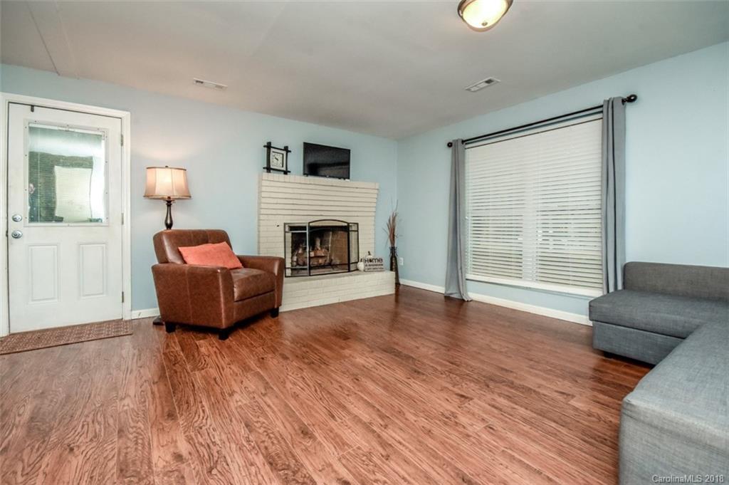 Property image 4 of 290 Chuckwood Road in Holiday Harbor, Mooresville, NC 28117