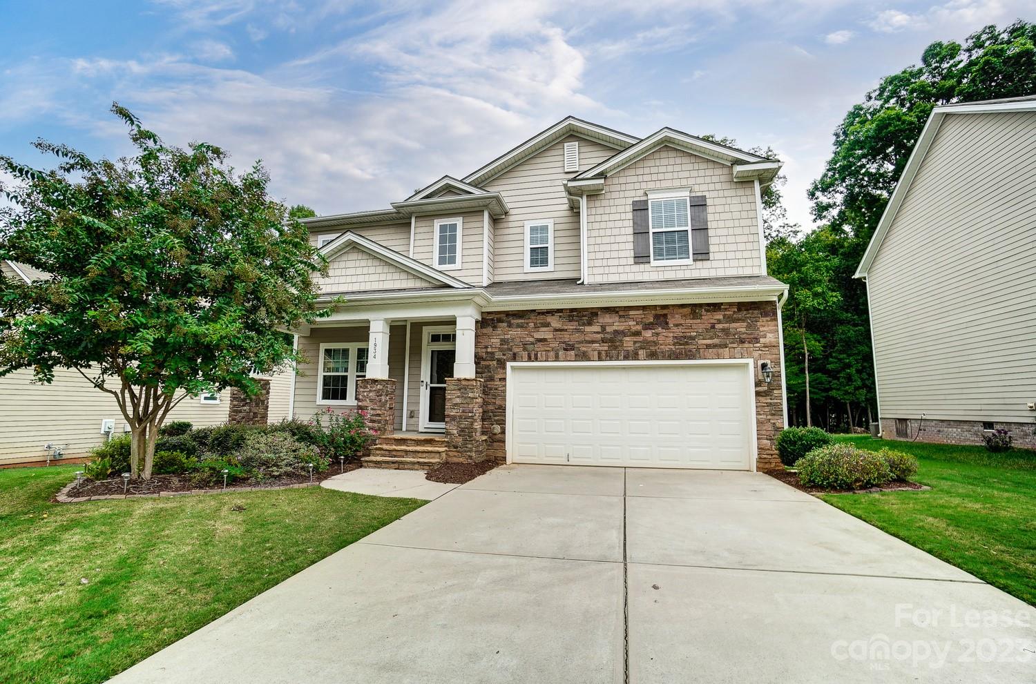 Property image 2 of 1934 Madeira Circle in Tuscany, Waxhaw, NC 28173