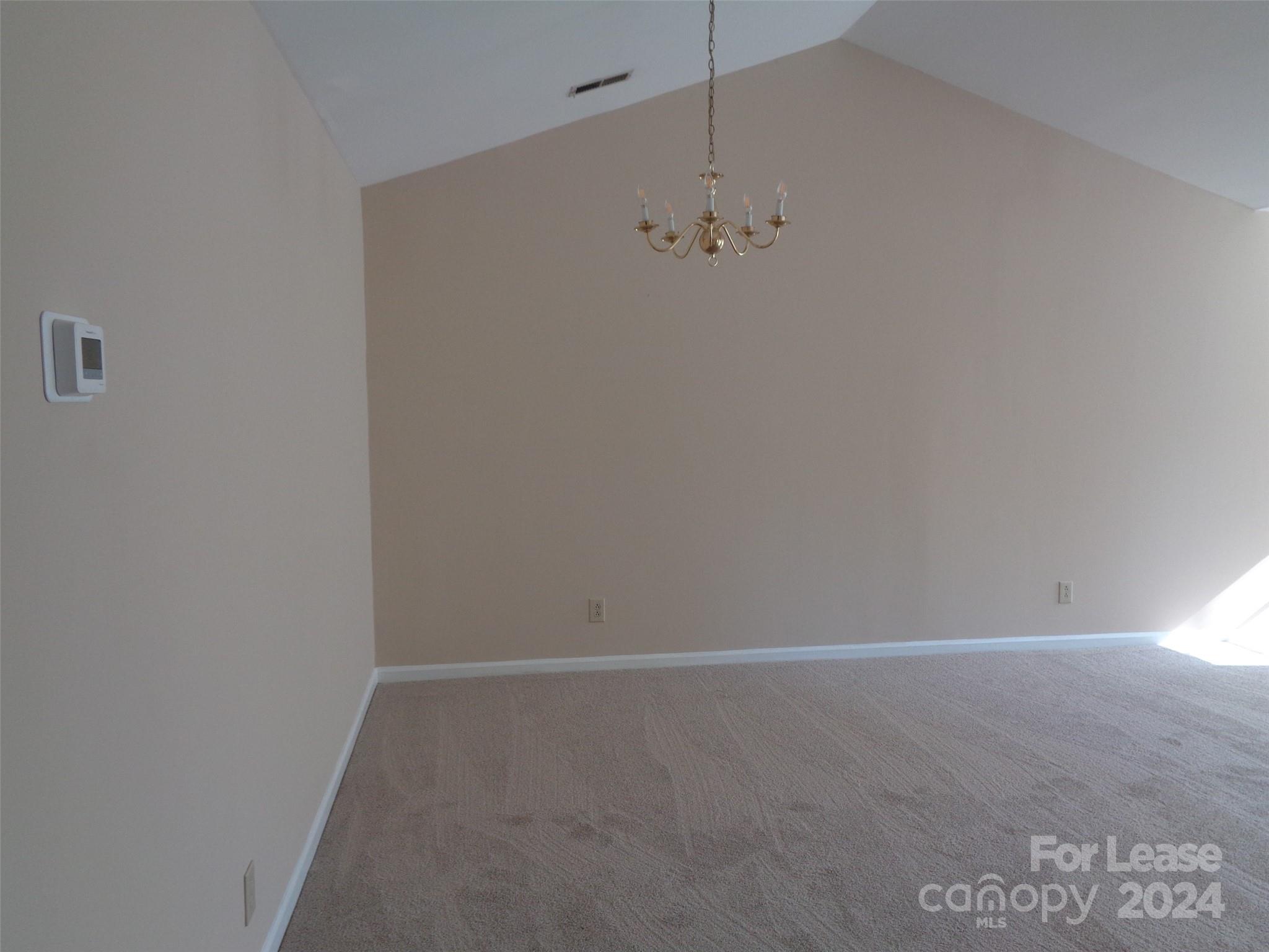 Property image 3 of 762 Marsh Road in Selwyn Farms, Charlotte, NC 28209