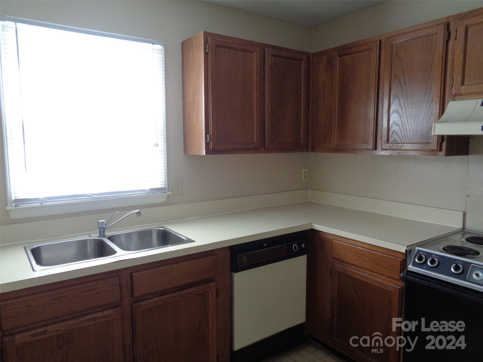 Property image 5 of 762 Marsh Road in Selwyn Farms, Charlotte, NC 28209