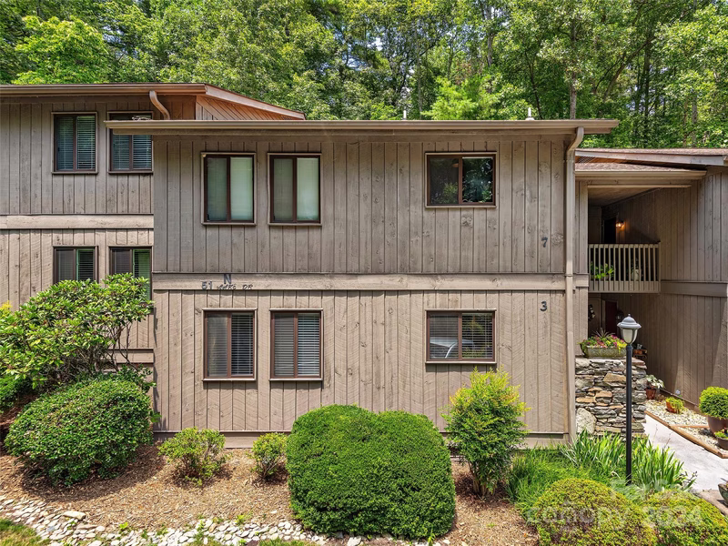 51 Lake Drive