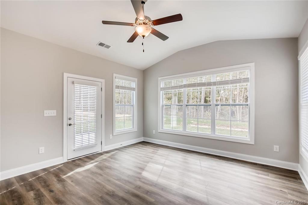 Property image 4 of 1133 Curling Creek Drive in Heritage, Wesley Chapel, NC 28104