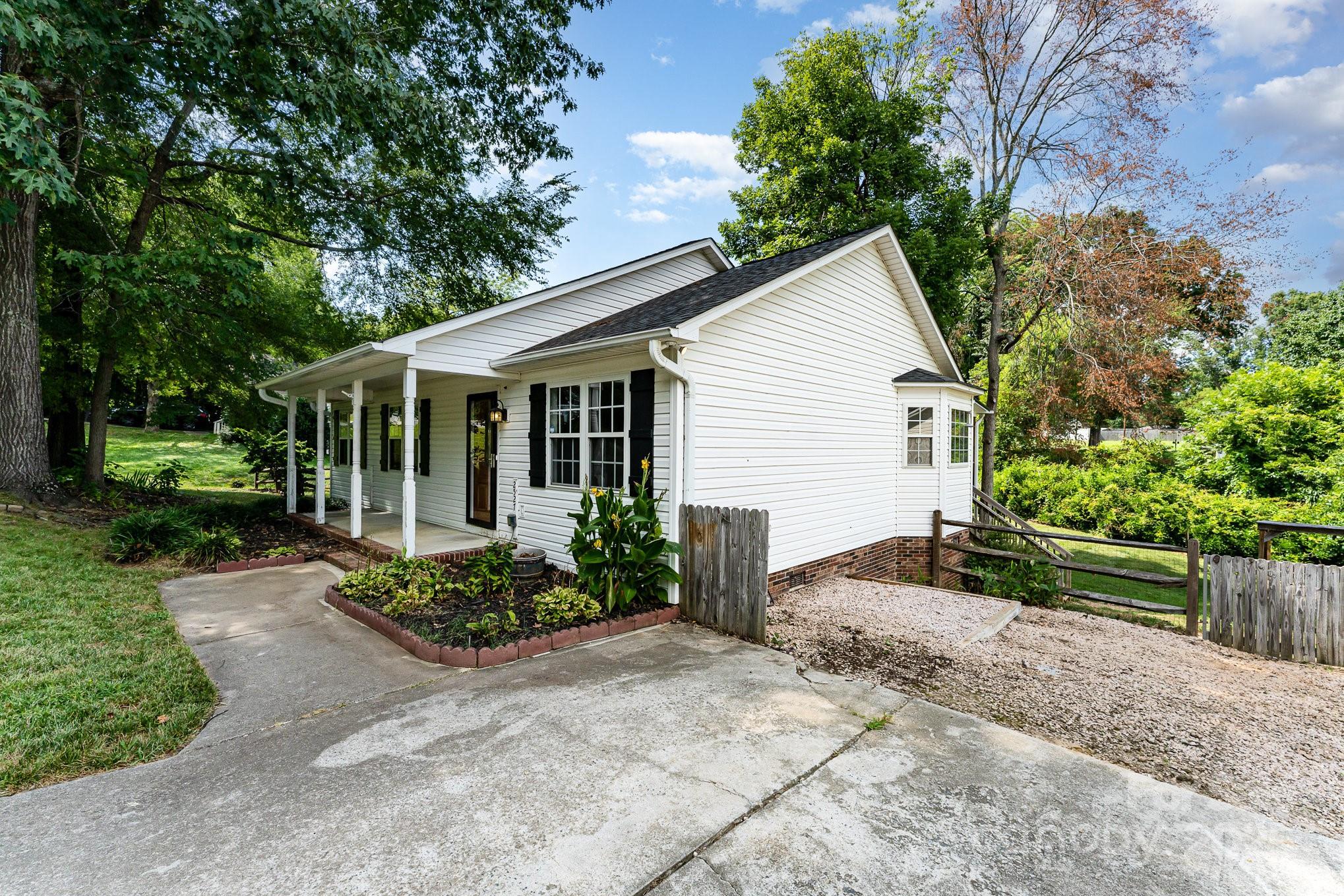 Property image 2 of 2527 Joyce Street in Shady Haven, Kannapolis, NC 28083