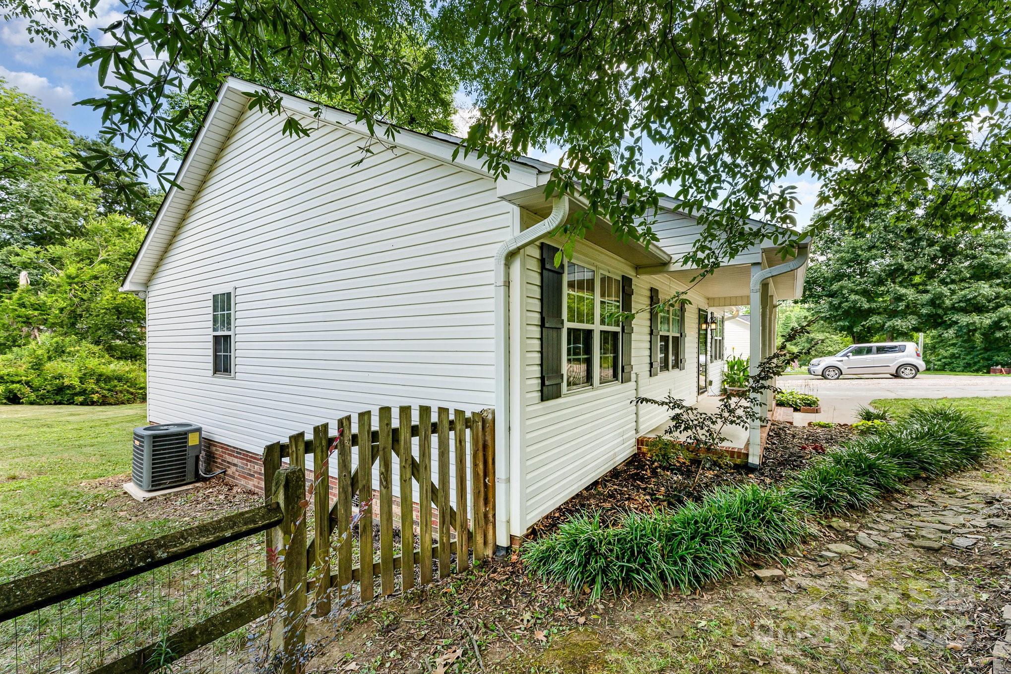 Property image 3 of 2527 Joyce Street in Shady Haven, Kannapolis, NC 28083