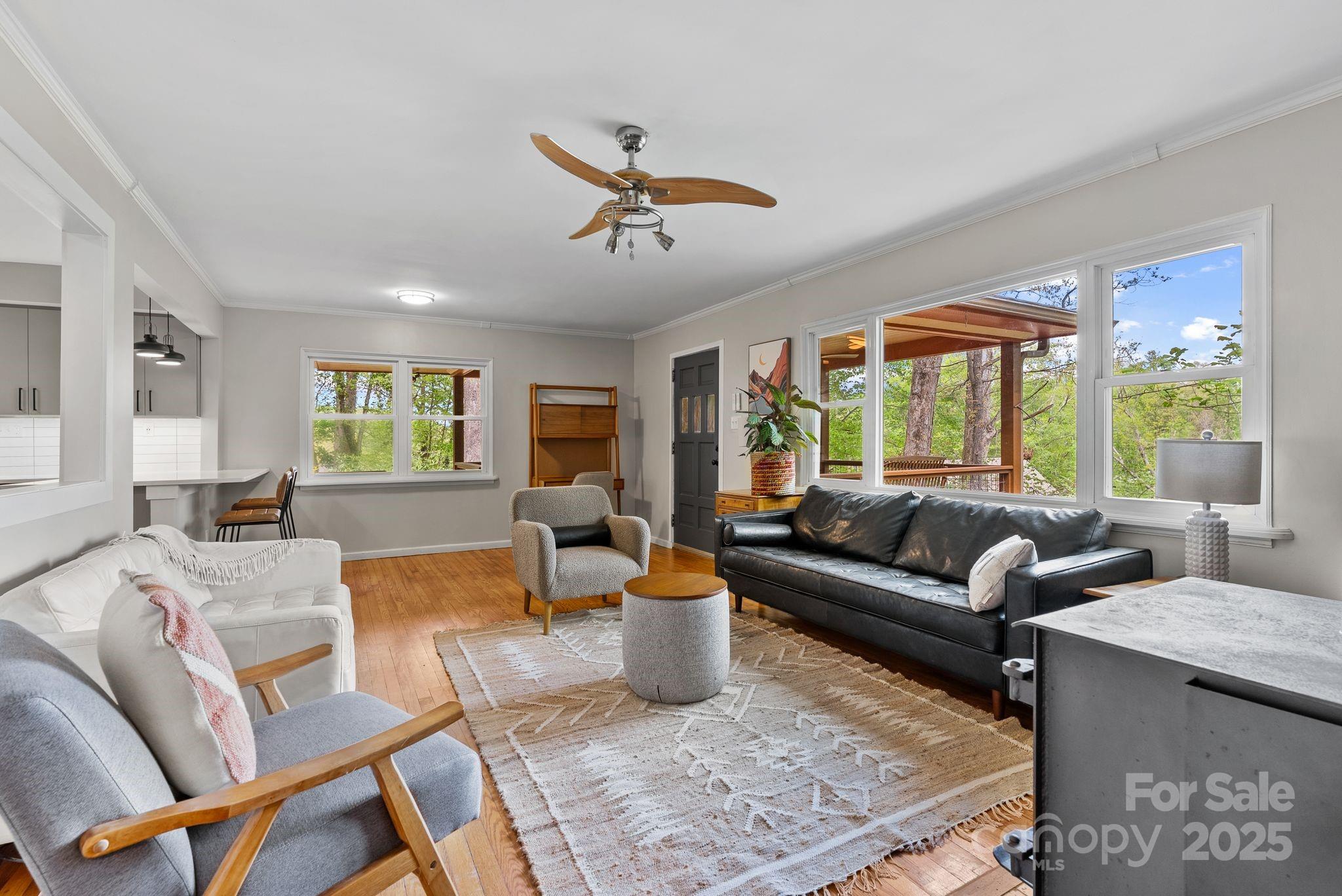 Property image 2 of 39 Hibriten Drive in Montford, Asheville, NC 28801