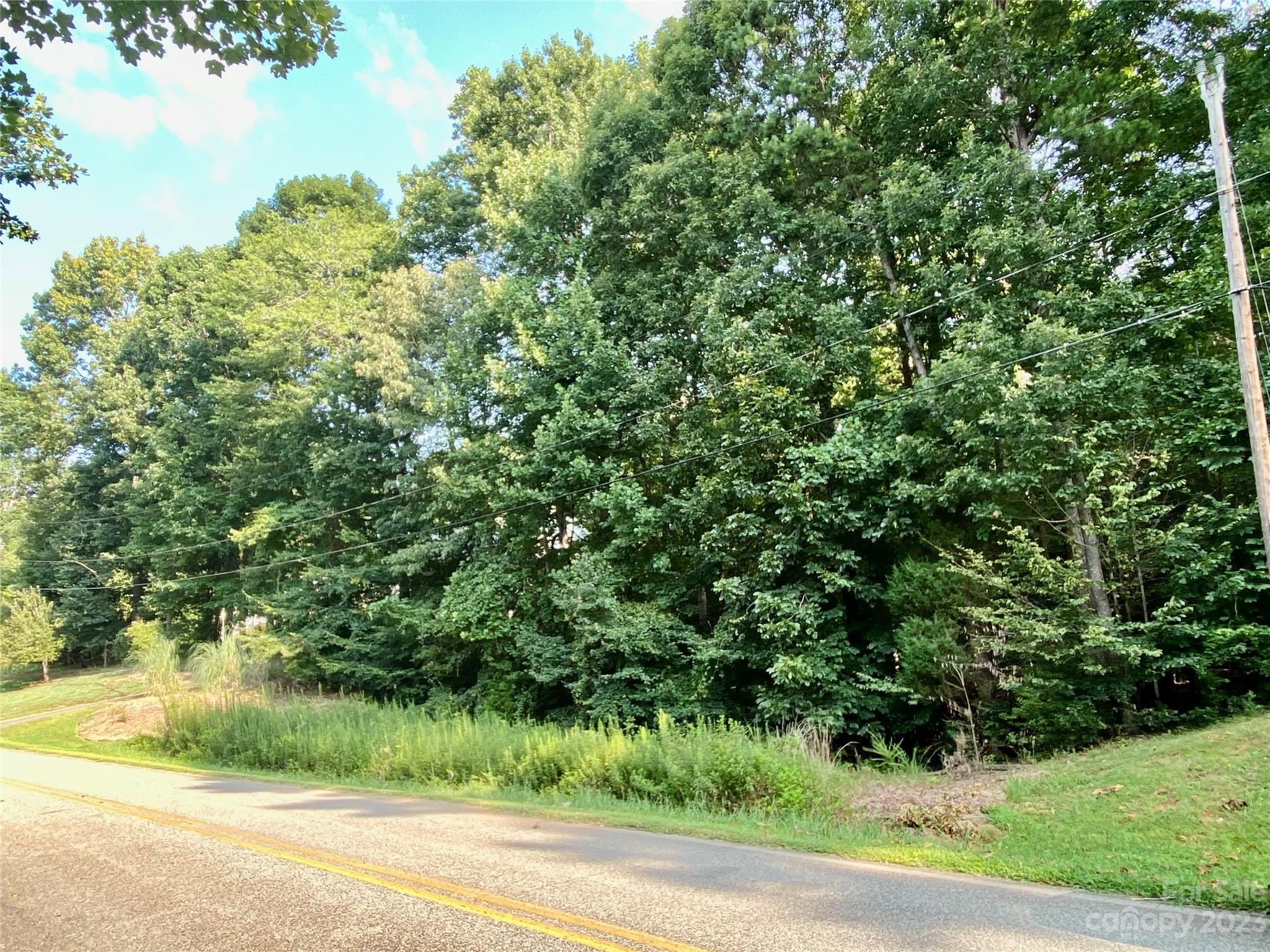 Property image 2 of 8728 Dog Leg Road in Sherwood Shores, Sherrills Ford, NC 28673