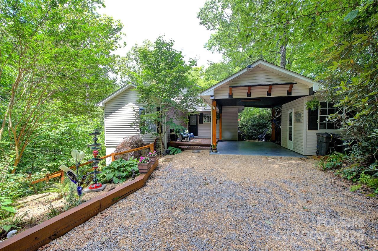 Property image 2 of 554 Pisgah Forest Drive in Pisgah Forest Farms, Pisgah Forest, NC 28768