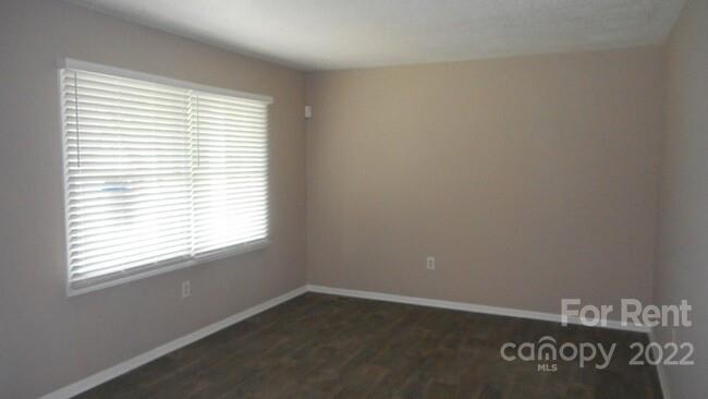 Property image 4 of 1212 Fontana Avenue in Greenville, Charlotte, NC 28206